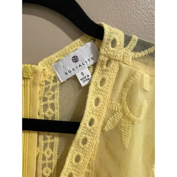 Socialite Yellow Lace Mid Length Dress S Small - Picture 6 of 7